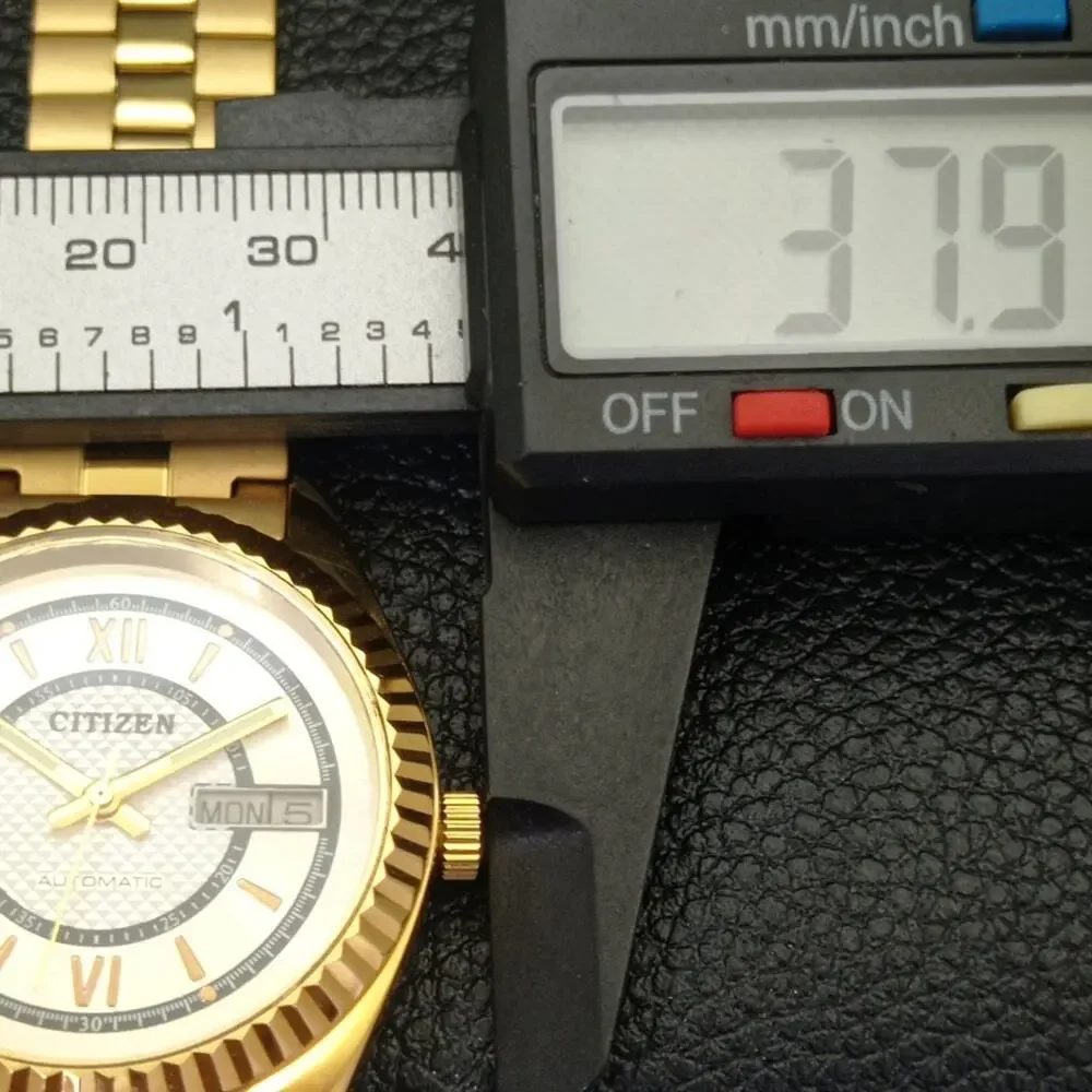 Vintage 1989 Citizen Automatic Mens Gold Watch W/daydate & Silver accents